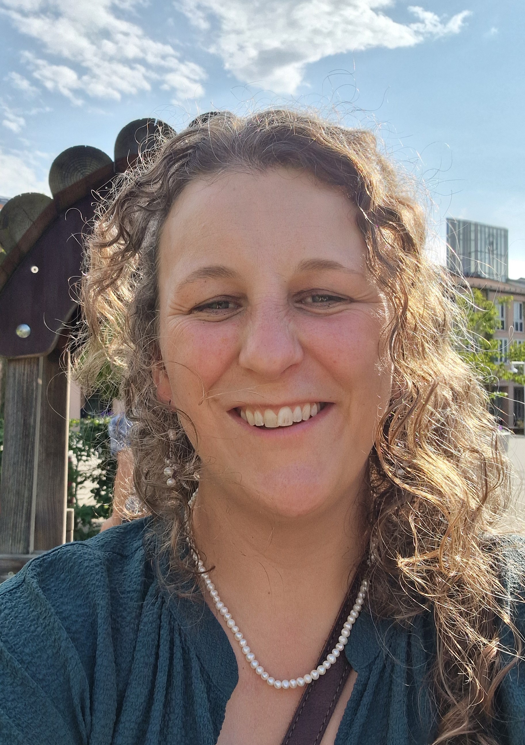 Head shot of Jennifer Busch